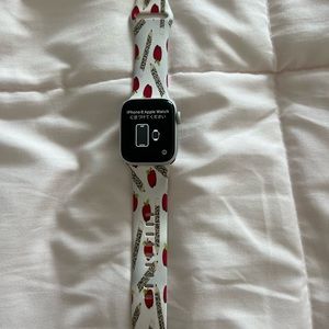Series 5 40 MM apple watch, it is used but in good condition NO CHARGER INCLUDED